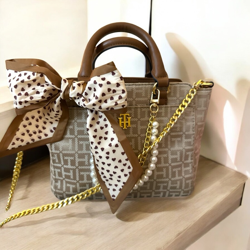 Tommy Hilfiger POSH Vintage Signature Fabric & Leather Brown Tote & Crossbody - Picture 3 of 16